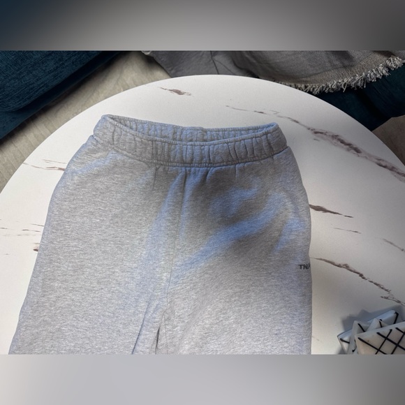 2 x Aritzia TNA Mega Cozy Fleece Swestpant Womens Heather Gray Size XXS and MED - Picture 7 of 11